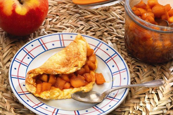 Omelette sucrée aux pommes Juliet® caramélisées